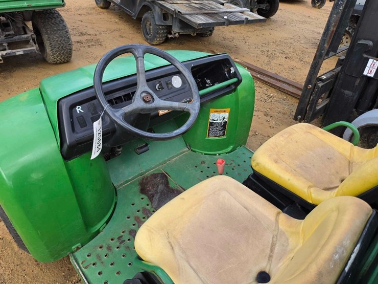 john-deere-gator-image-6