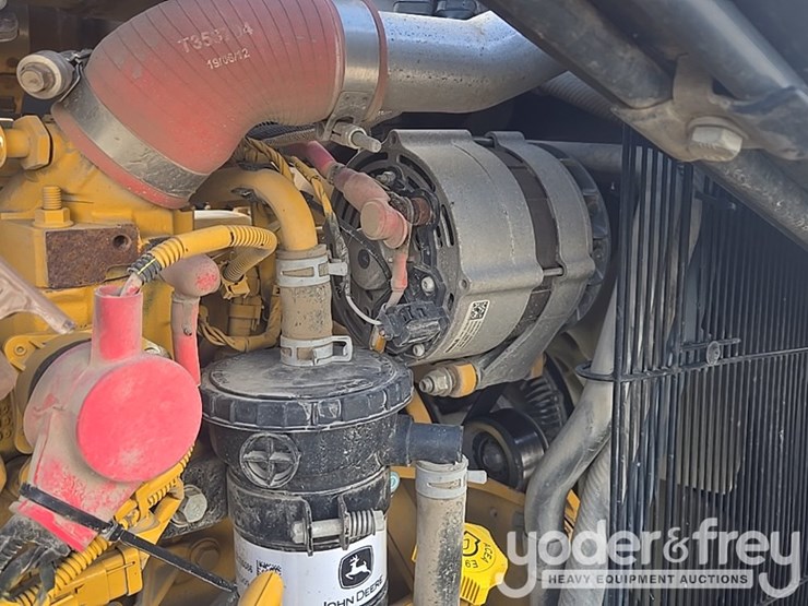 2020-deere-310sl-image-39
