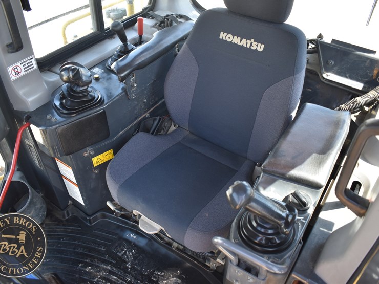 2014-komatsu-d65wx-17-image-38