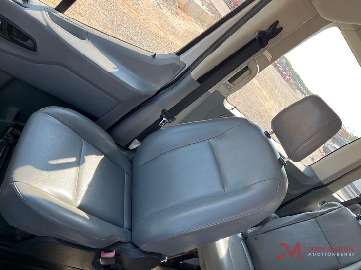 2019-ford-transit-image-21