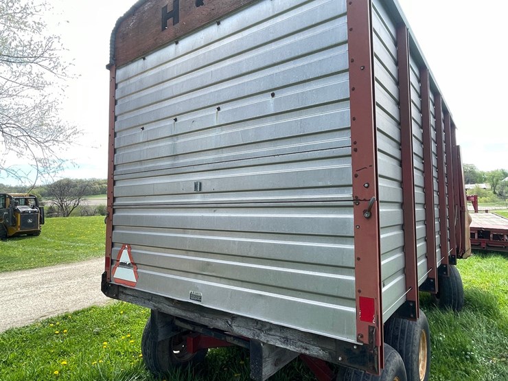 #3296-•-h&s-7-+-4-twin-auger-chopper-box-image-19