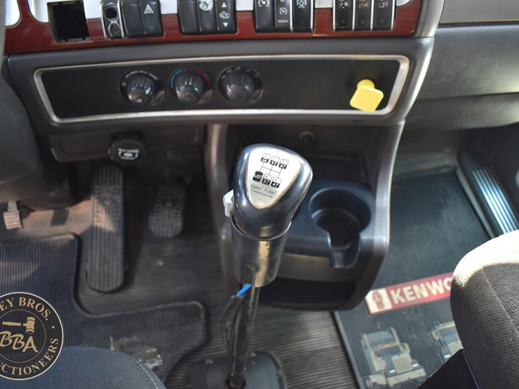 2007-kenworth-t800-image-41