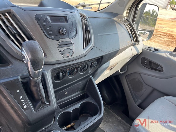 2019-ford-transit-image-23