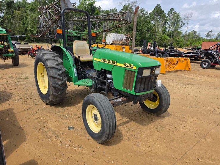 john-deere-5205-image-4