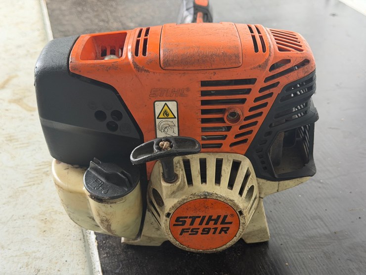 #6042-•-stihl-fs91r-string-trimmer-image-1