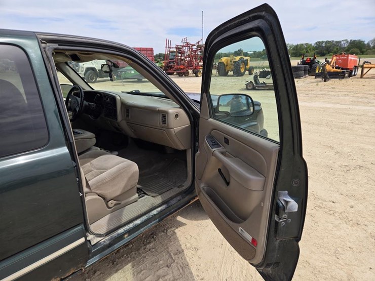 2004-chevrolet-1500-image-9