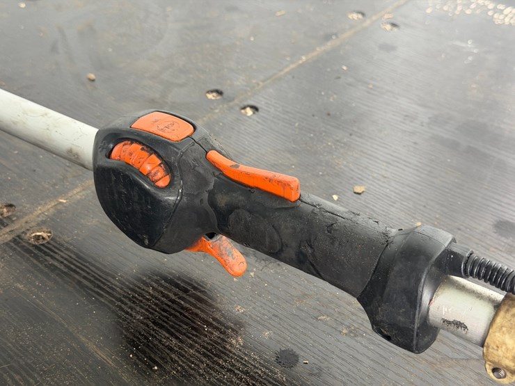 #6077-•-stihl-hl94-2.5'-hedge-trimmer-image-5