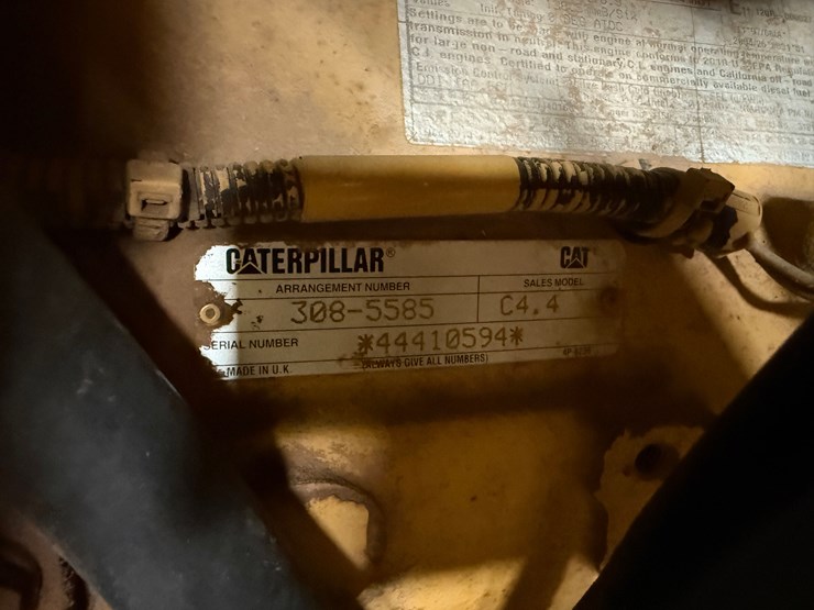 2011-caterpillar-c4.4-image-13