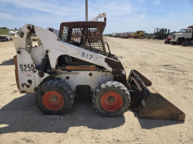 bobcat-s250-image-6