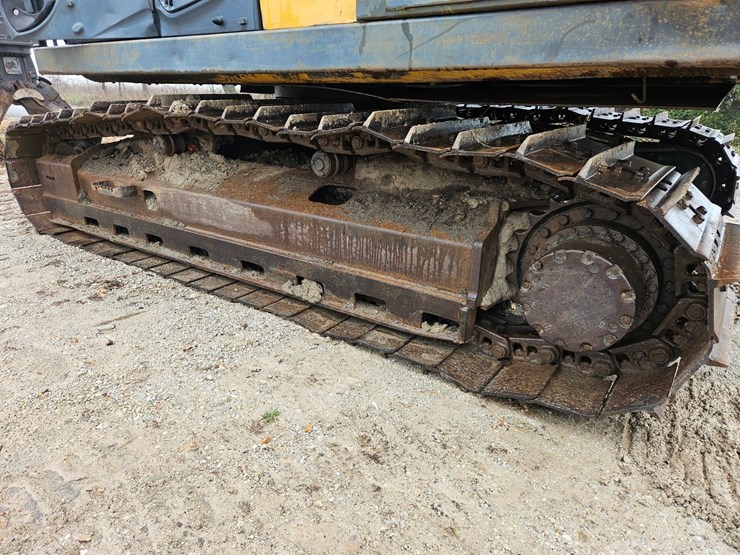 2010-deere-200d-lc-image-68