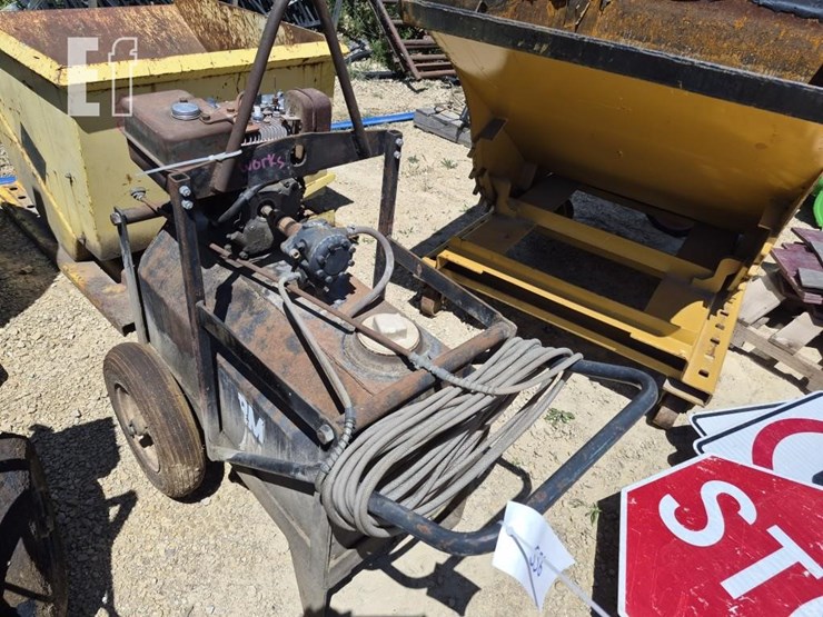 duraform-industrial-grade-pressure-washer-image-2