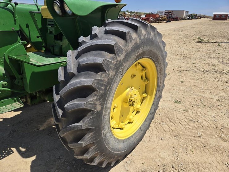 john-deere-4020-image-4