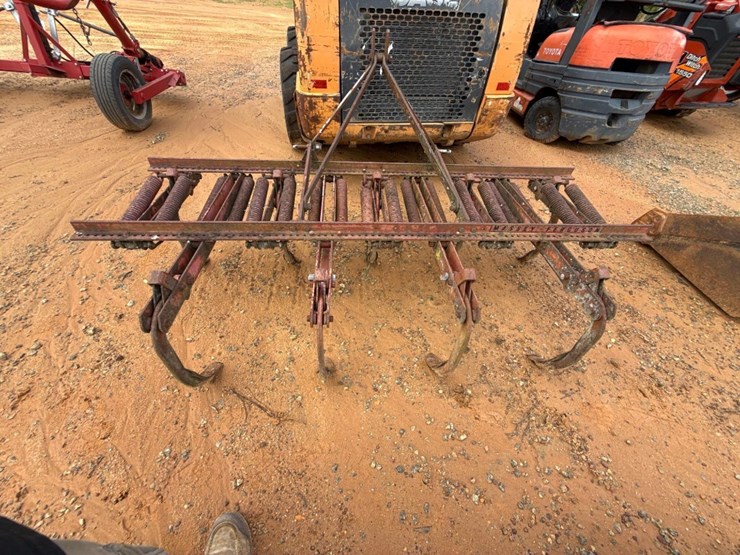 massey-ferguson-9-image-5