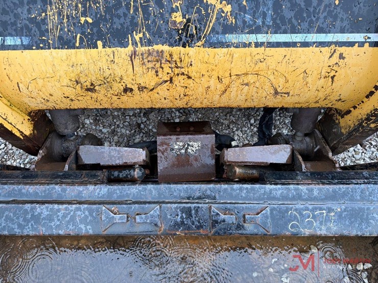 2006-caterpillar-257b-image-6