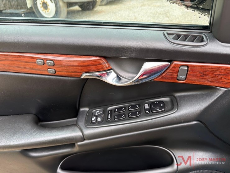 2005-cadillac-deville-image-10