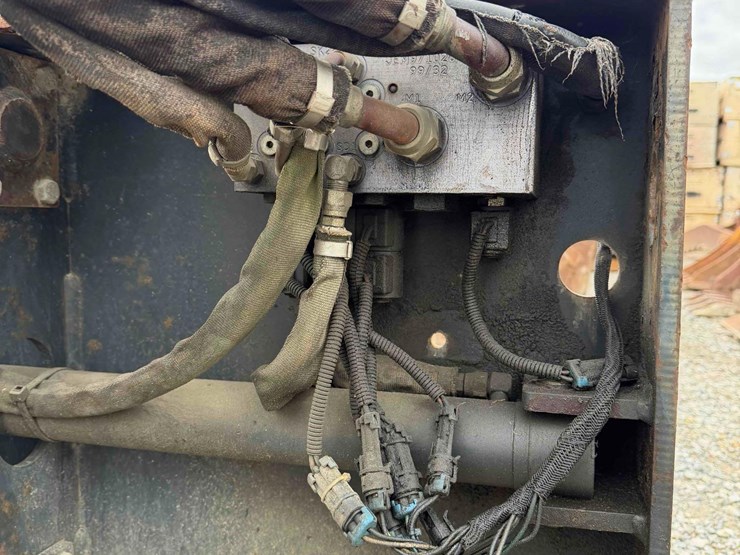 24”-bobcat-hydraulic-fast-cut-image-5