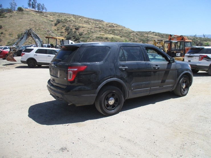 2015-ford-explorer-image-3