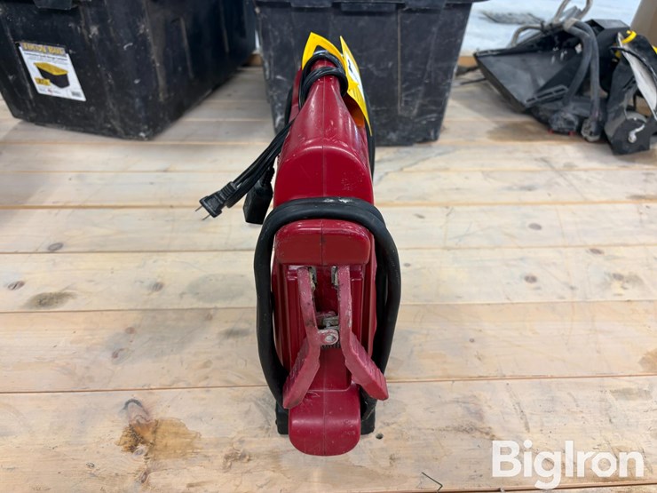 jnc-770r-12-volt-jump-pack-image-2