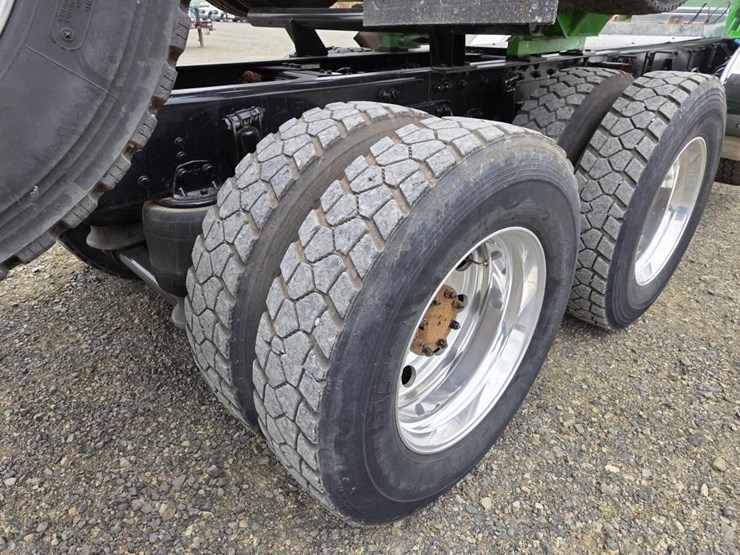 2015-kenworth-t800-image-73