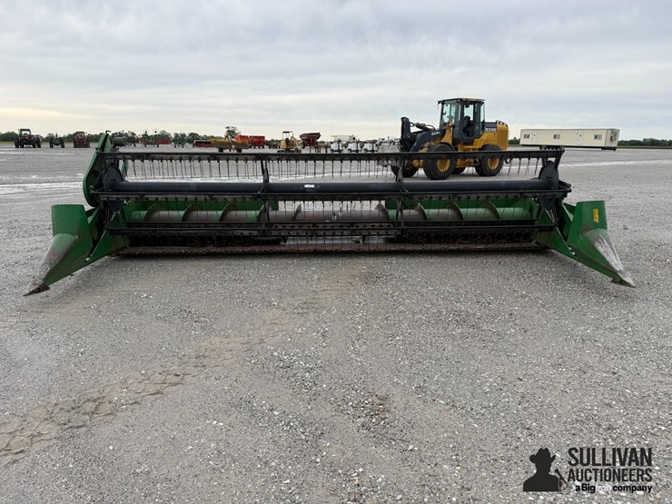john-deere-220-image-2