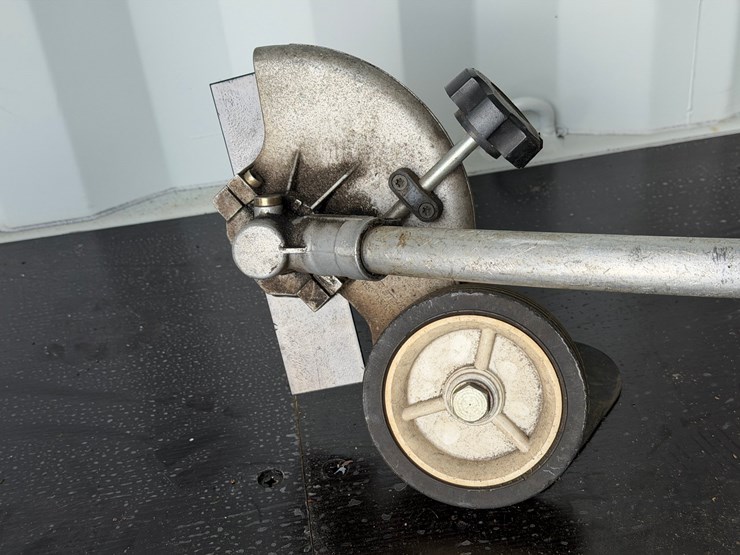 #6064-•-stihl-fc91-edger-image-7