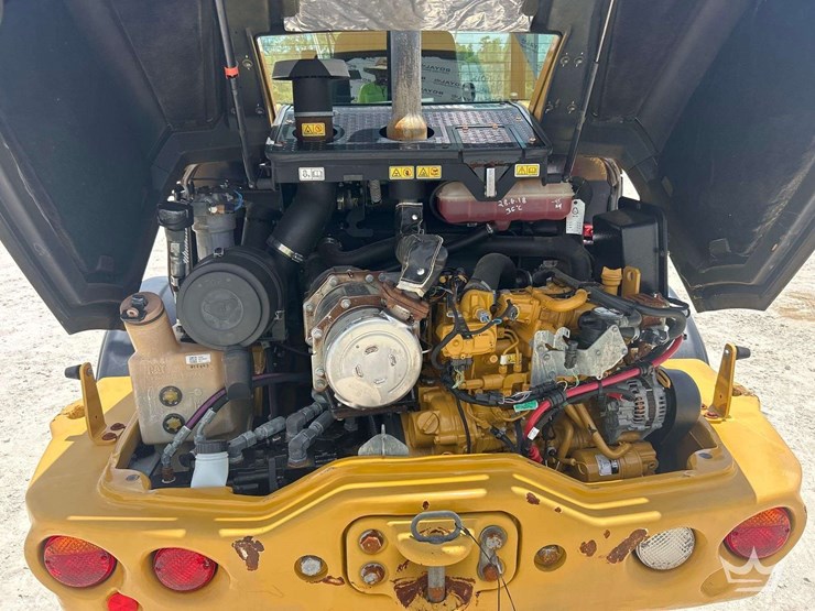2018-caterpillar-908m-image-10