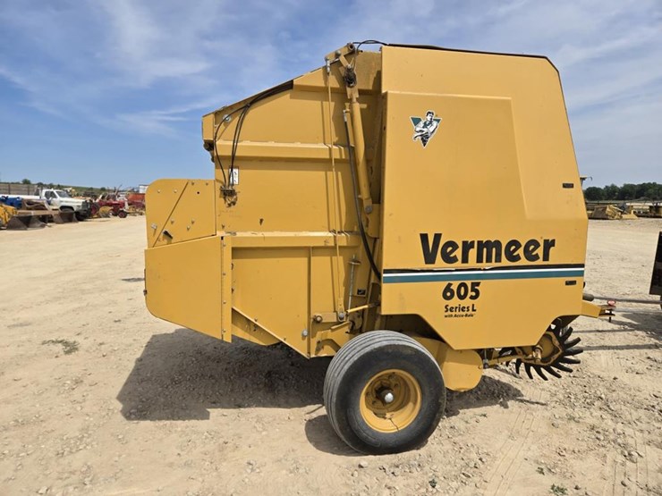 vermeer-605l-image-11