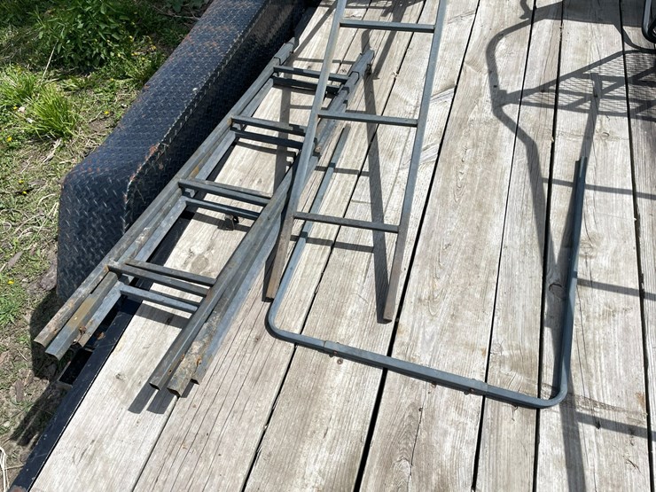 #2122-•-metal-tree-stand-image-2