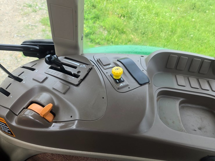 john-deere-6105d-image-41