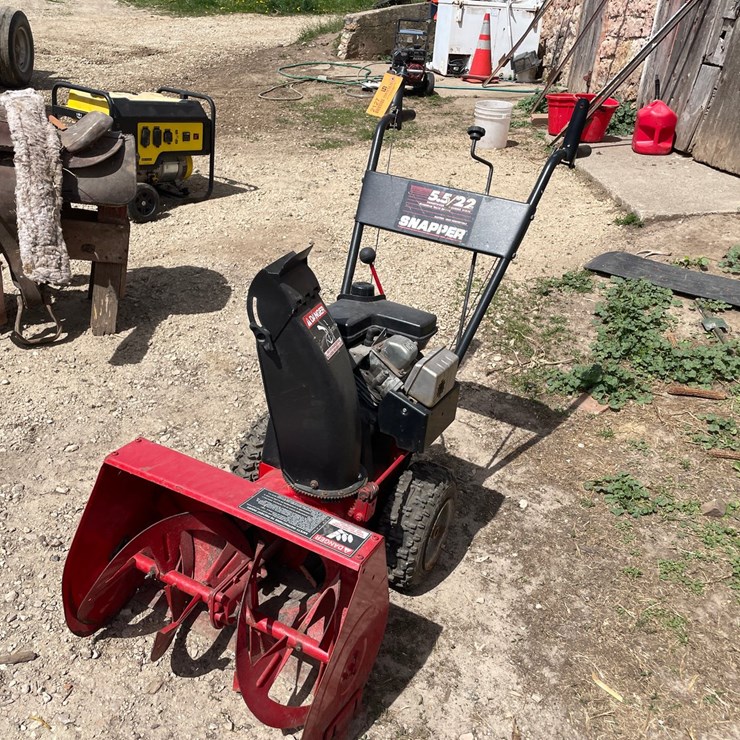 #2127 • Snapper 22" Snowblower