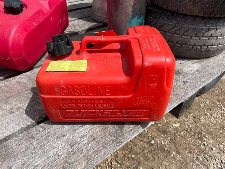 #2155-•-quicksilver-boat-gas-can-image-3