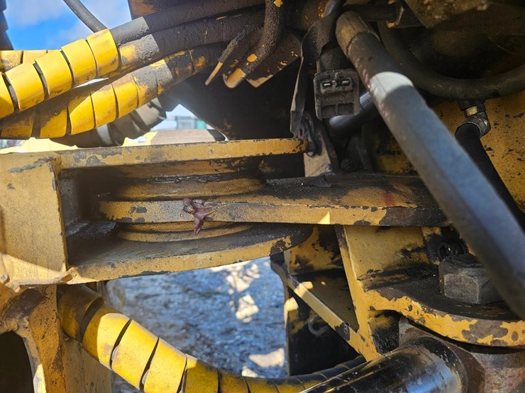 2000-caterpillar-574-image-59