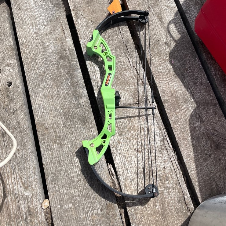 #2140 • Bear Youth Compound Bow