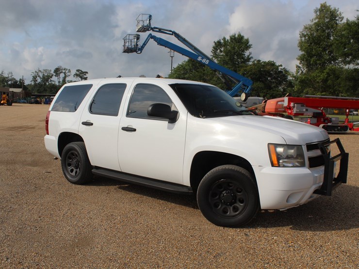 2012-chevrolet-tahoe-image-2