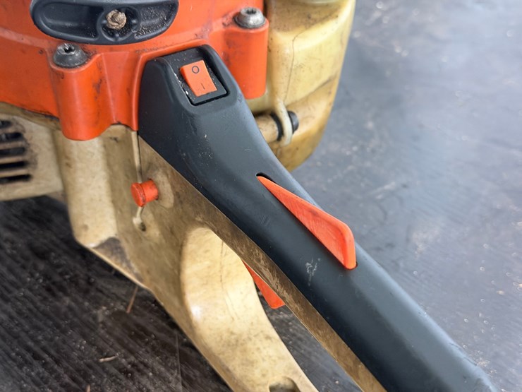 #6081-•-stihl-hs48-hedge-trimmer-image-3