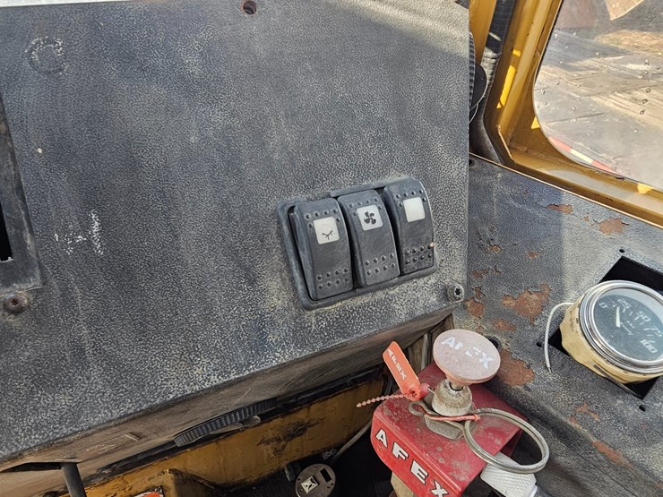 2000-caterpillar-574-image-44
