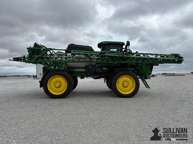 2024-john-deere-412r-image-4