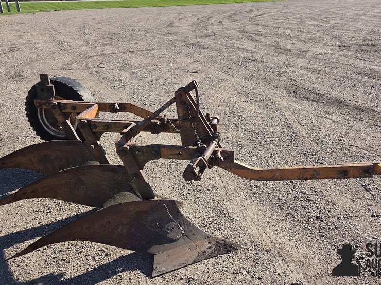 allis-chalmers-3-bottom-plow-image-3