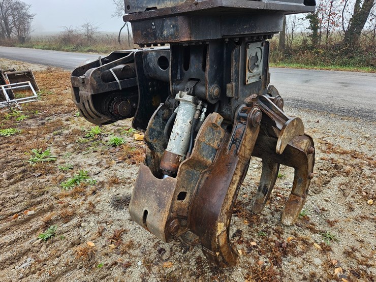 2010-deere-200d-lc-image-77