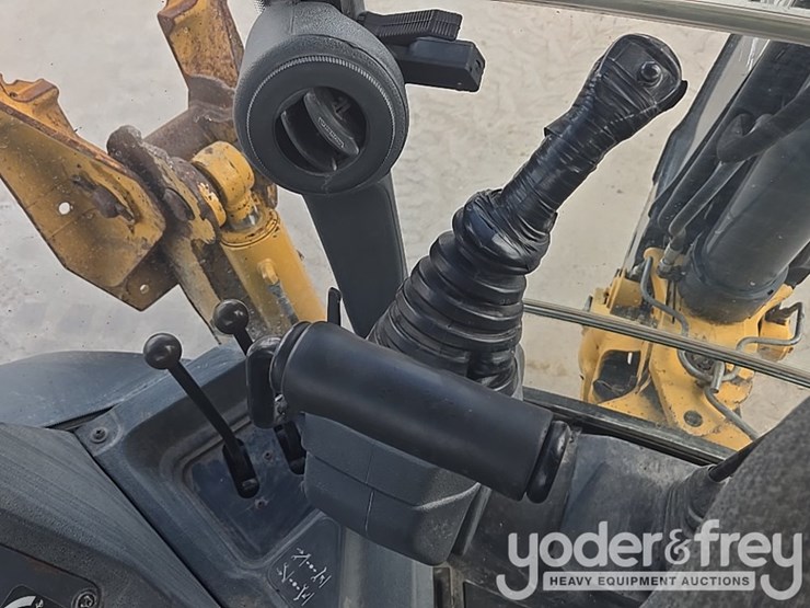 2020-deere-310sl-image-46