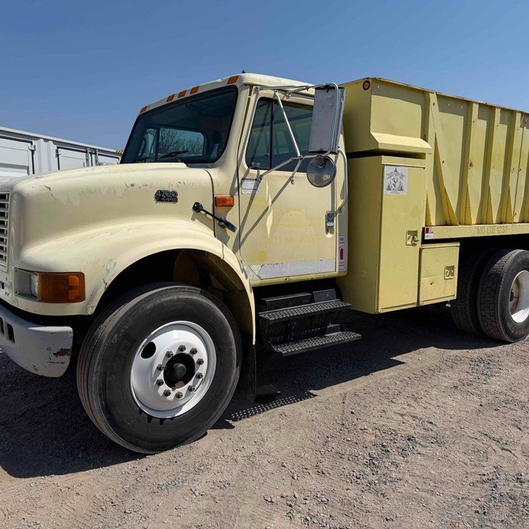 2000 INTERNATIONAL 4700