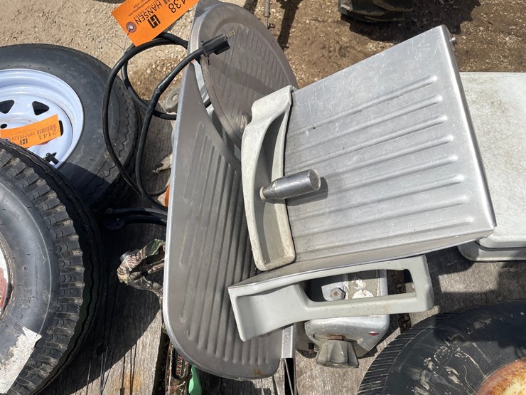 #2138-•-12"-hobart-meat-slicer-image-6