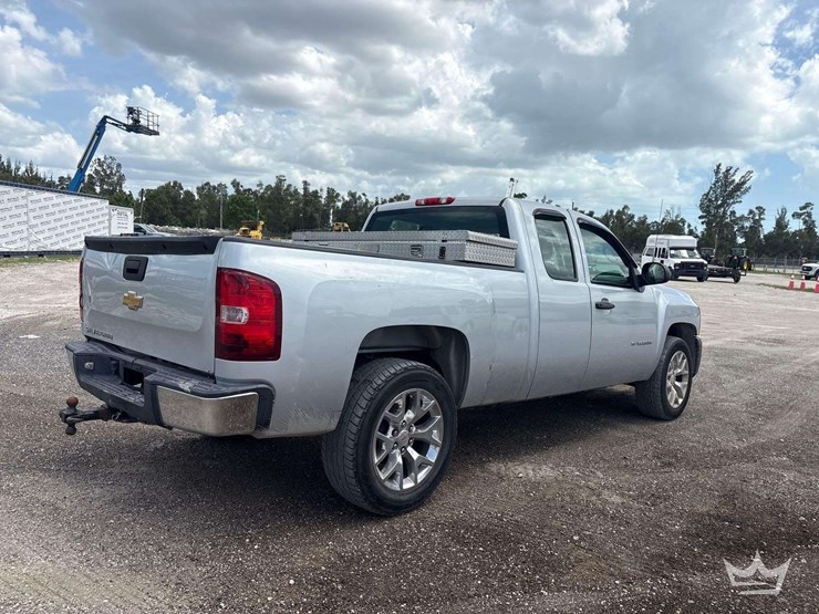 2012-chevrolet-silverado-1500-image-3