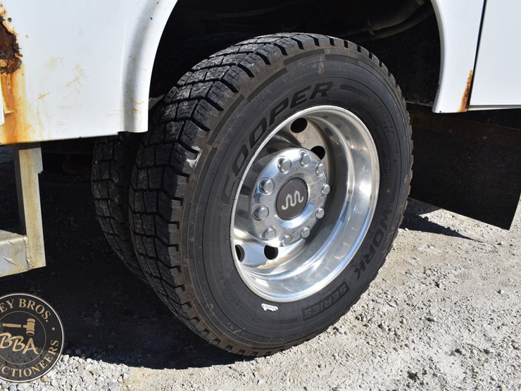 2017-ford-f550-xl-image-57