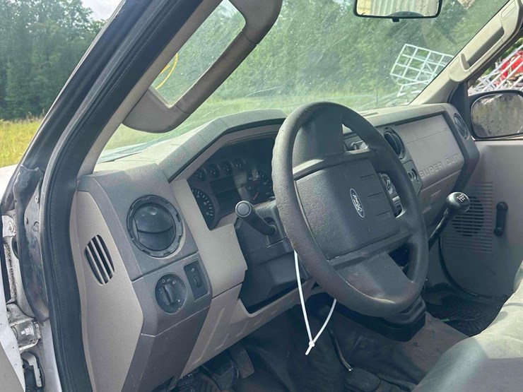 2008-ford-f250-xl-image-12