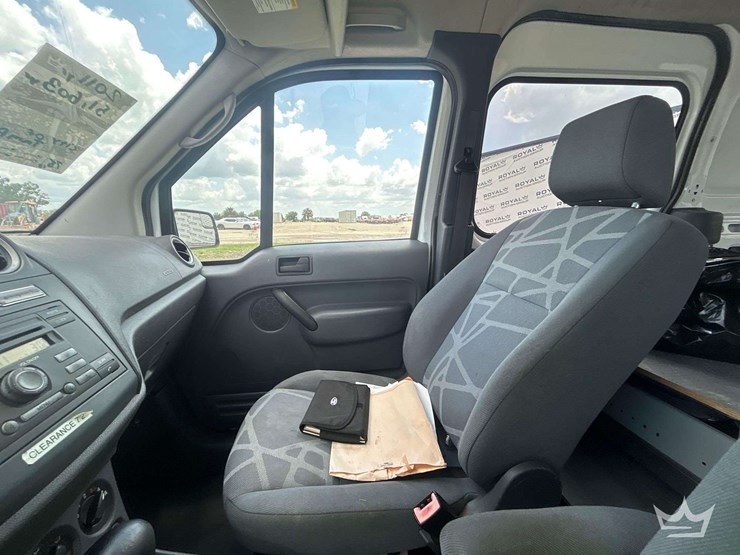 2011-ford-transit-connect-image-18