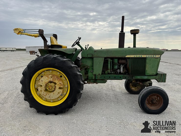 john-deere-4010-image-4