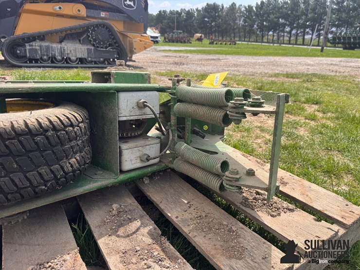 john-deere-ground-drive-planter-unit-image-9