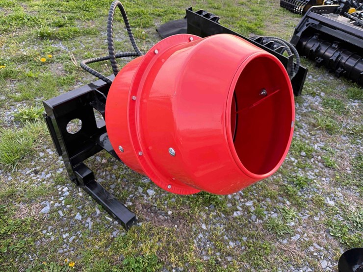 dingo-hydraulic-cement-mixer-attachment-image-3