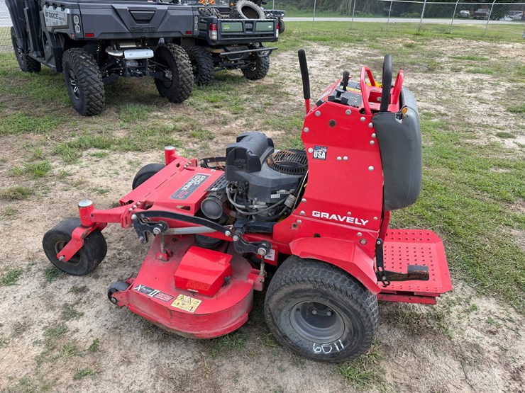 #6011-•-gravely-52"-pro-stance-52-zero-turn-lawnmower-image-1